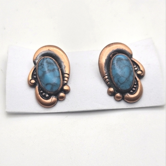 Bell Trading Post Vintage Copper Turquoise Clip on Earrings - Picture 3 of 3